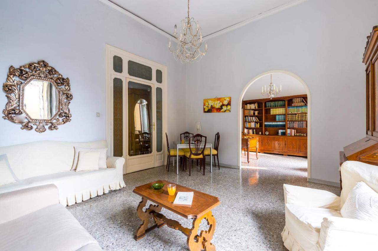Rettifilo Family Apartment By Wonderful Italy Naples Exterior photo