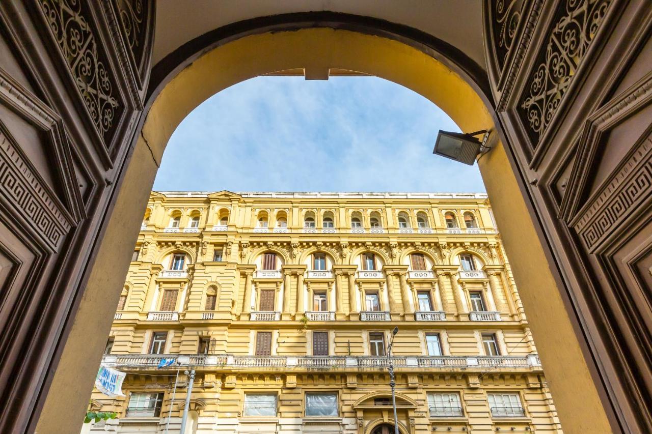 Rettifilo Family Apartment By Wonderful Italy Naples Exterior photo